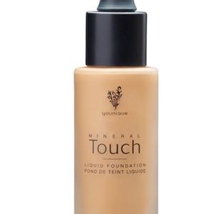 Touch Mineral Liquid Foundation